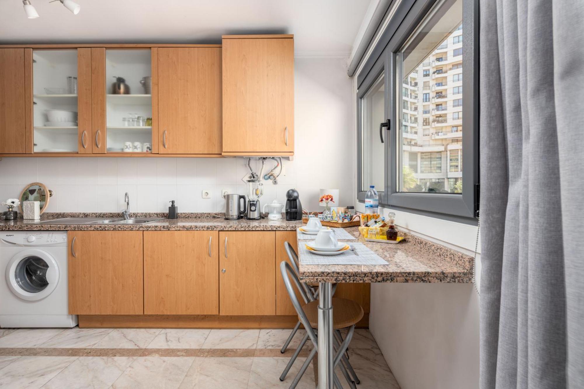 Lisbon Relax Pool Apartment - Free Parking Garage Екстер'єр фото